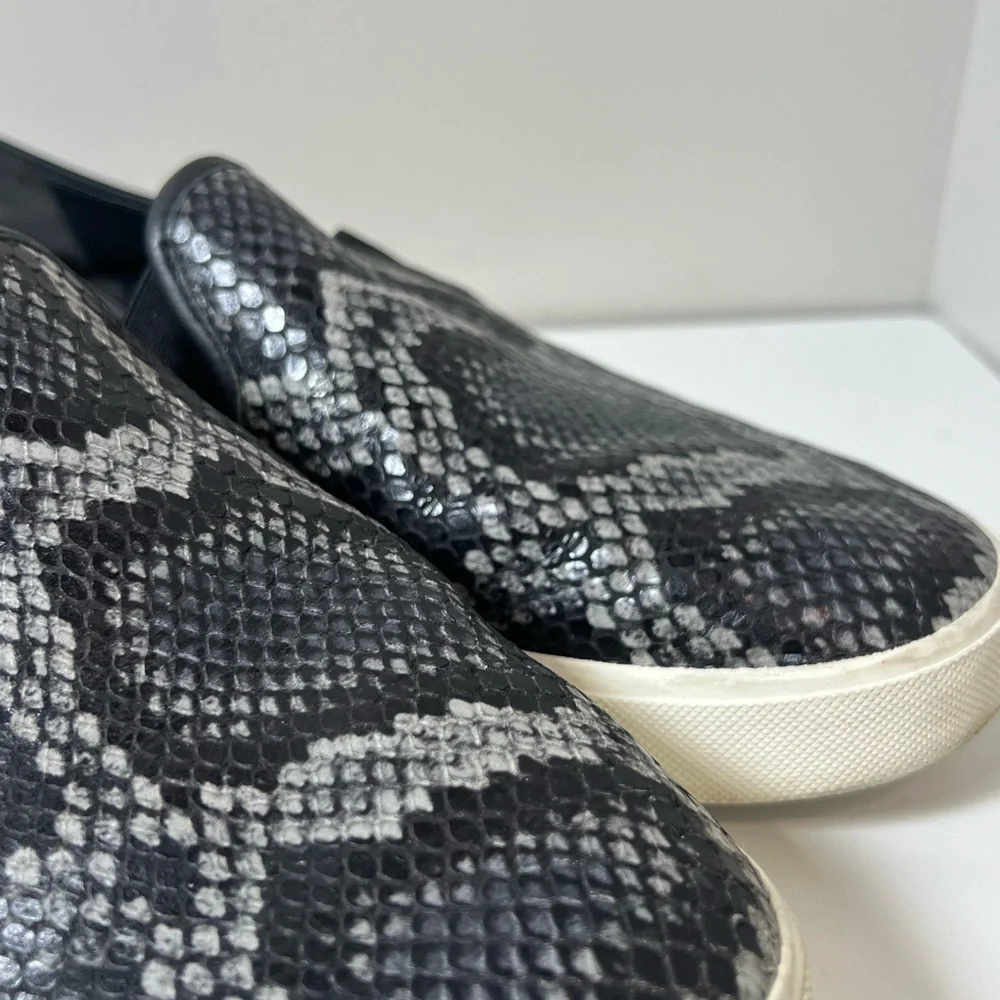 Vince Size 10 Blair Snakeskin Embossed Leather Granite Azzure Loafer Espadrille